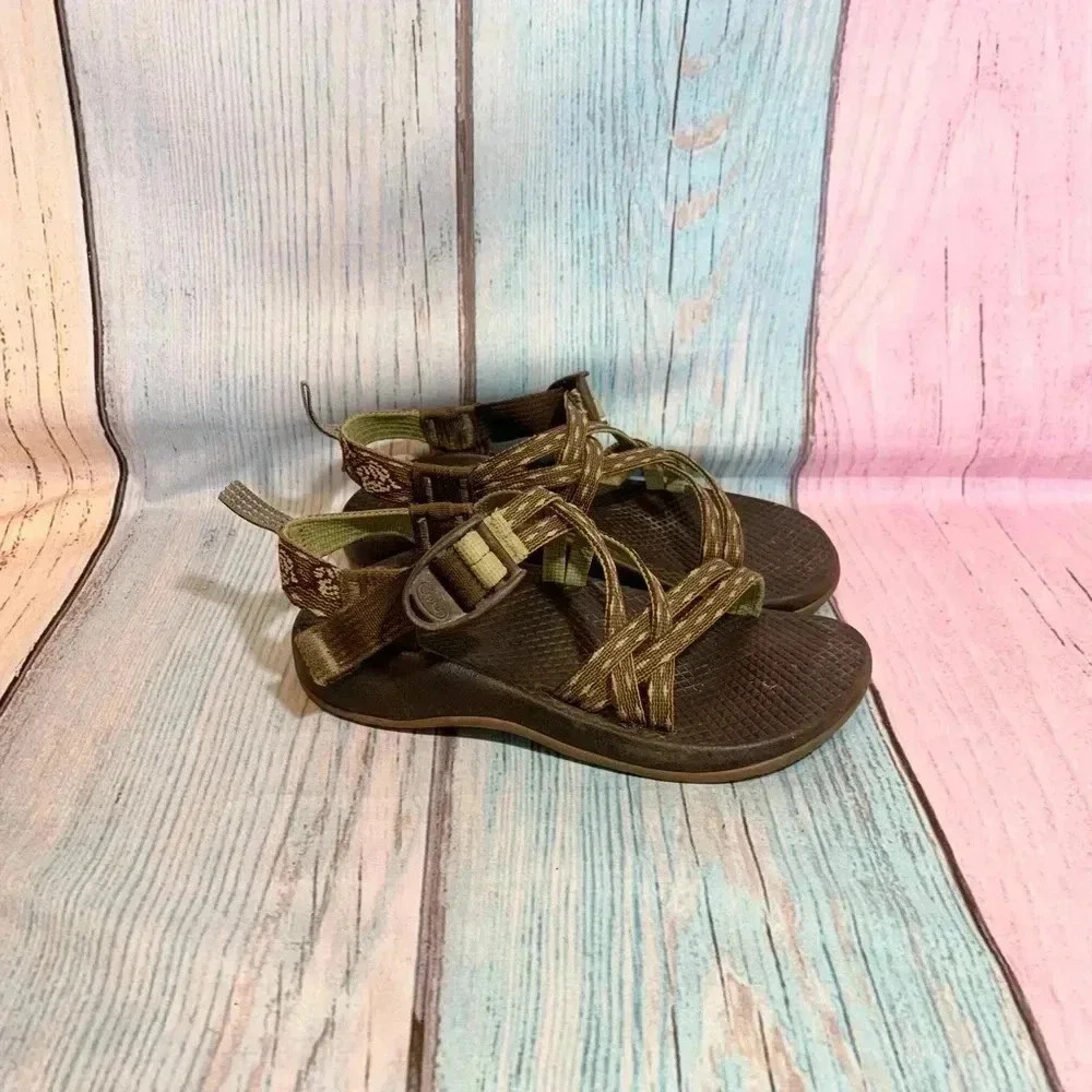 Little kids Chaco strappy sandals size 1 - Picture 7 of 11